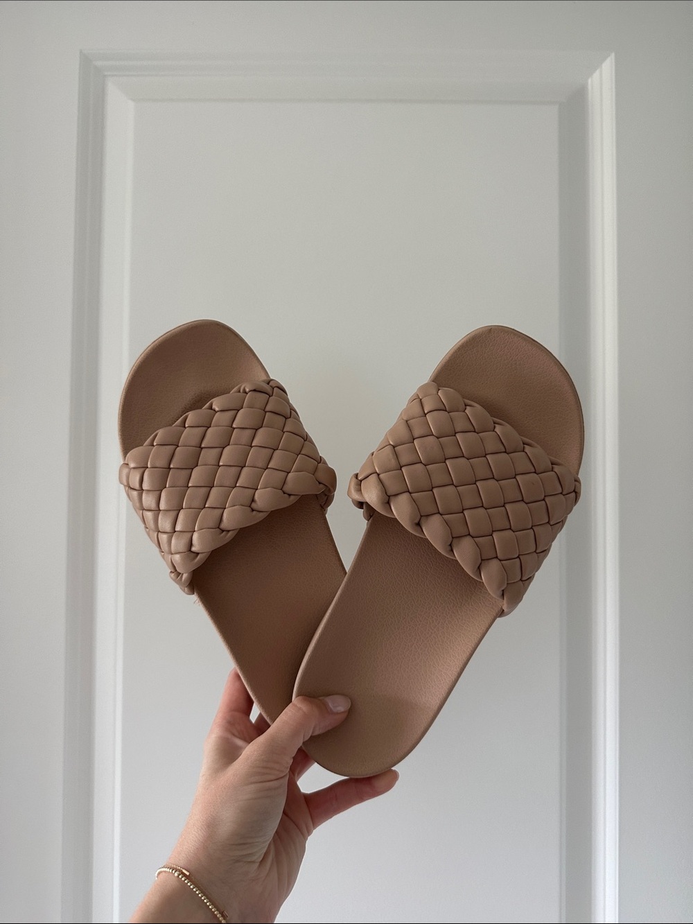 Roxy Tan Woven Slides